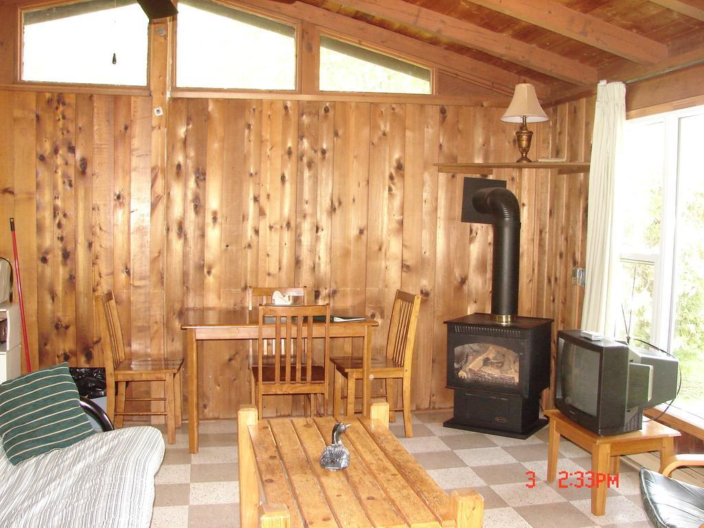 Sunnylea Resort Port Severn Szoba fotó